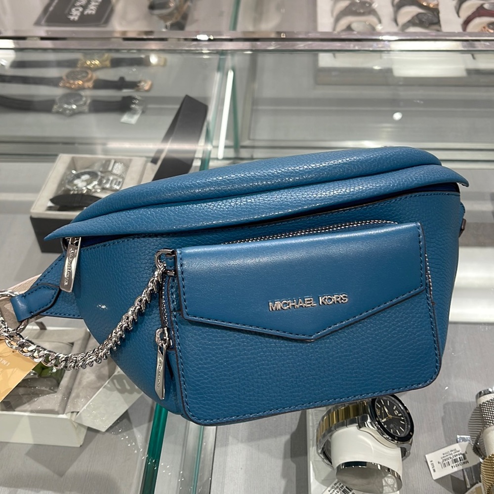 MICHAEL KORS
Maisie Large Pebbled Leather 2-in-1 Sling Pack
Teal
NWT - Picture 1 of 16
